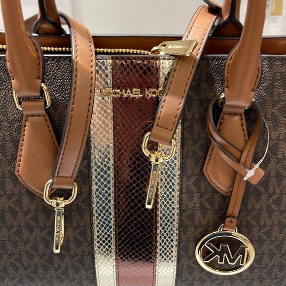 Michael Kors Sheila Medium Signature Logo and Metallic Satchel Crossbody CZ NWT - Picture 2 of 16